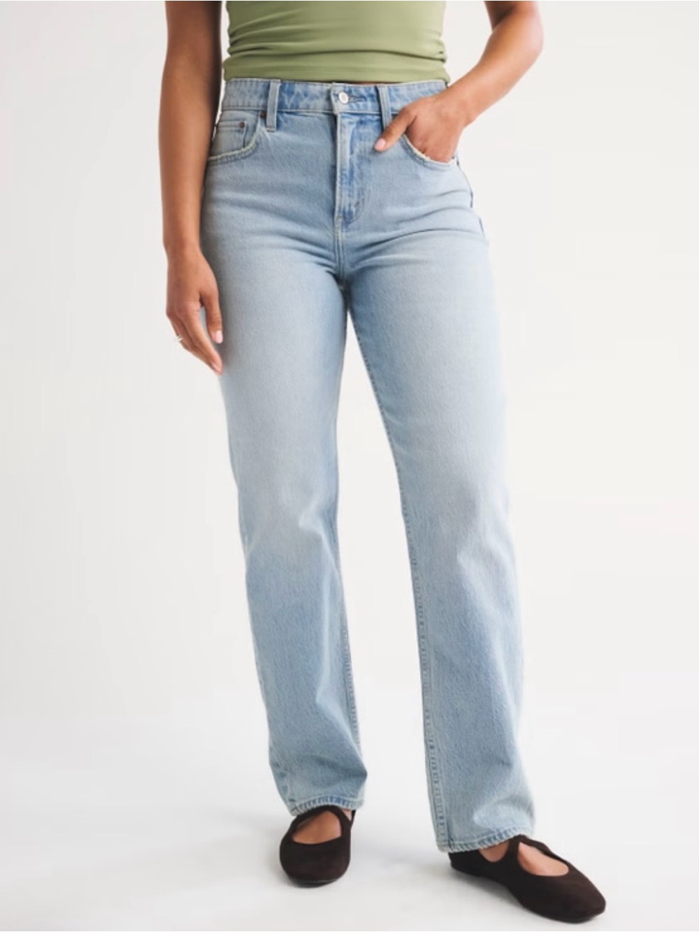 Abercrombie & Fitch Curve Love High Rise 90s Straight in Light Blue Wash